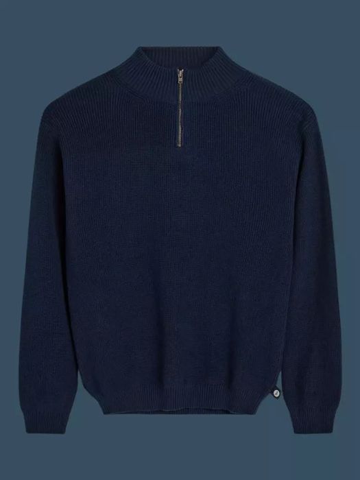 Yarim yopiq kozok, Old Money