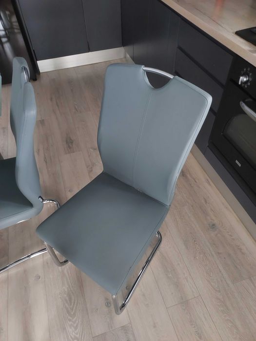 Vand 6 scaune living/bucatarie