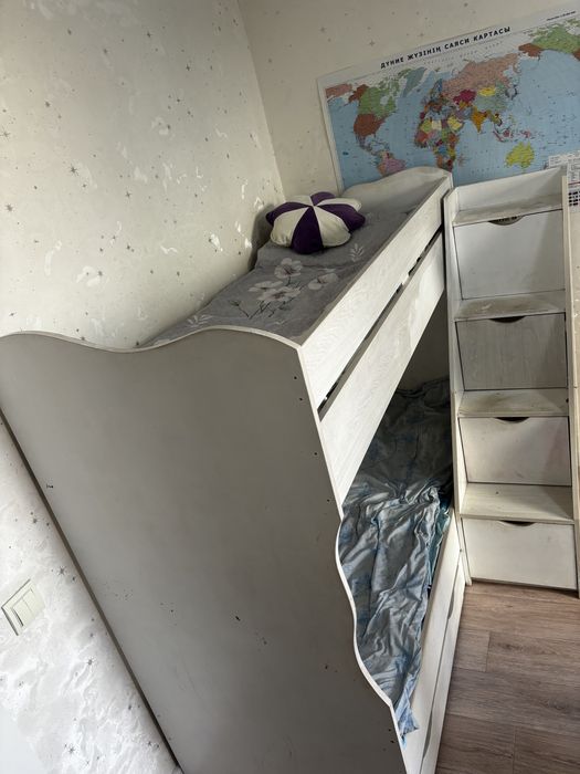 Продам детский двухъярусная кровать