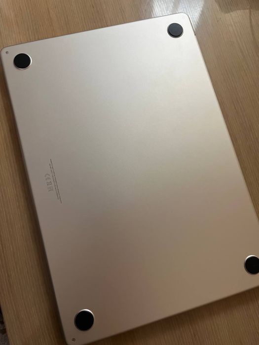 MacBook Air 15. 2024 года.