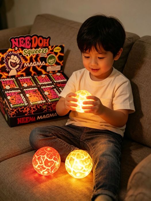 NeeDoh Светеща стискаща топка метеор Squeeze Magma Meteor Nee Doh