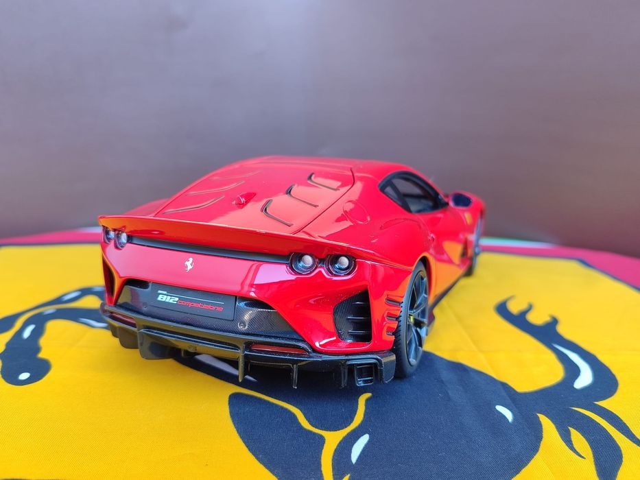Machetă Ferrari 812  Scara 1:18