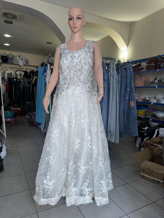 Официална рокля