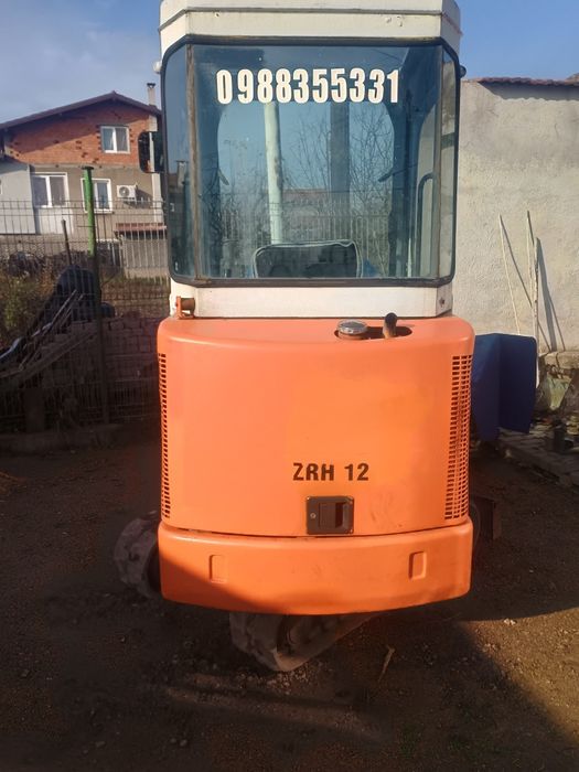 Перфектен багер 1500кг