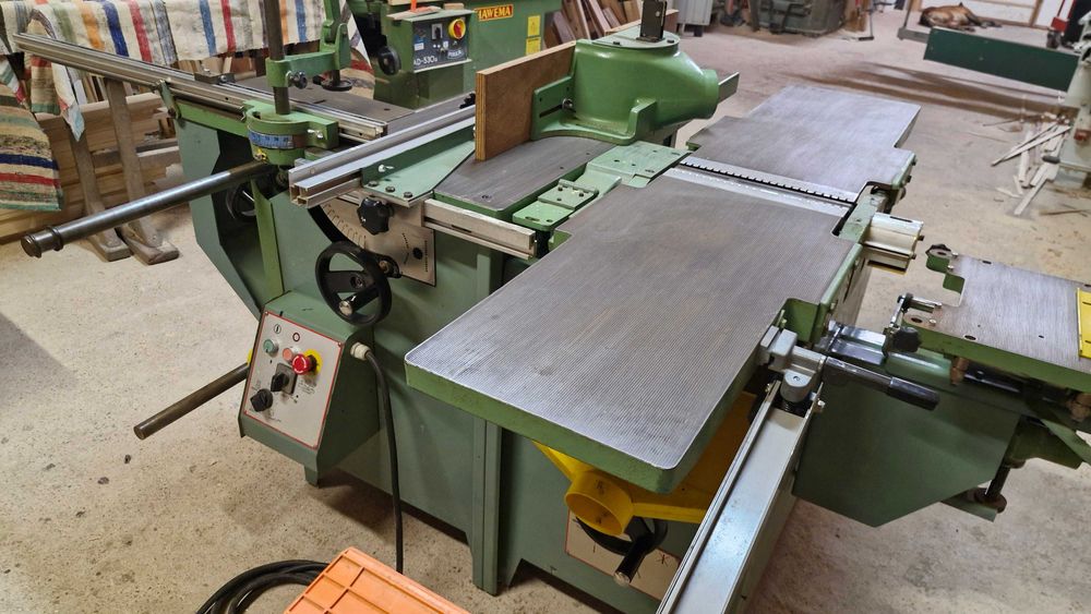 Abricht abric mut tamplarie abrict lemn combinata