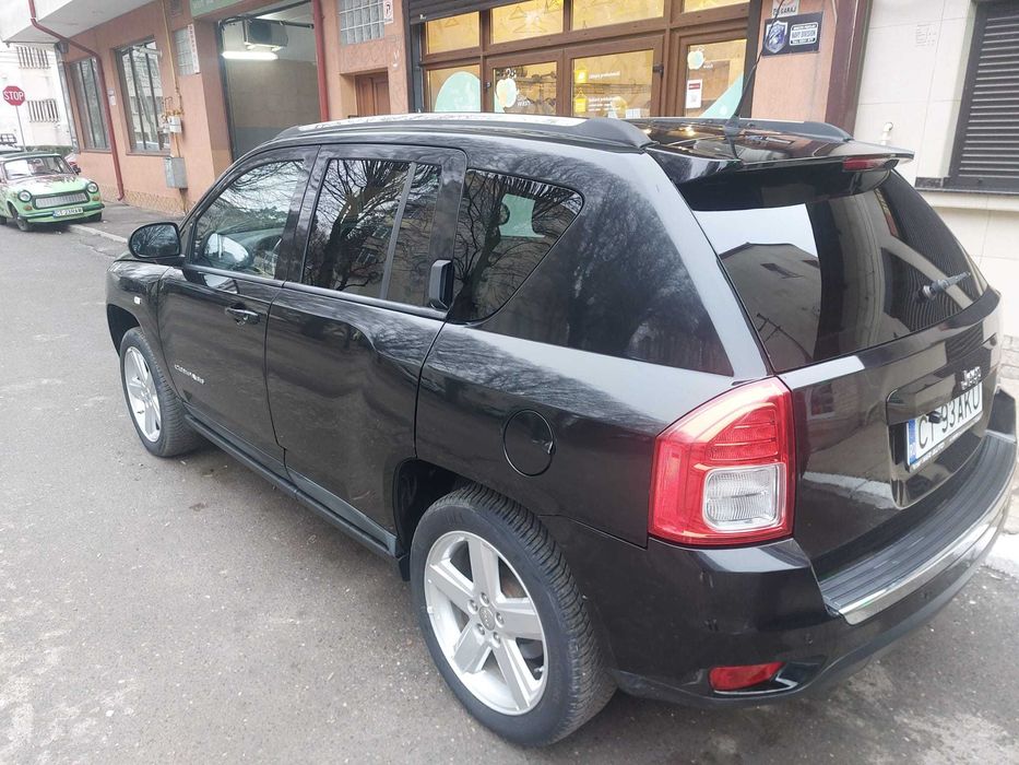 Vând Jeep Compass