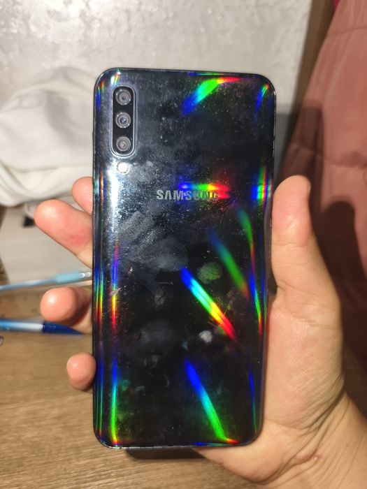 Продам телефон самсунг А 50