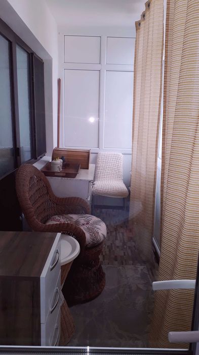 Vand apartament ultracentral, cu 4 camere si dependinte, in Găesti.