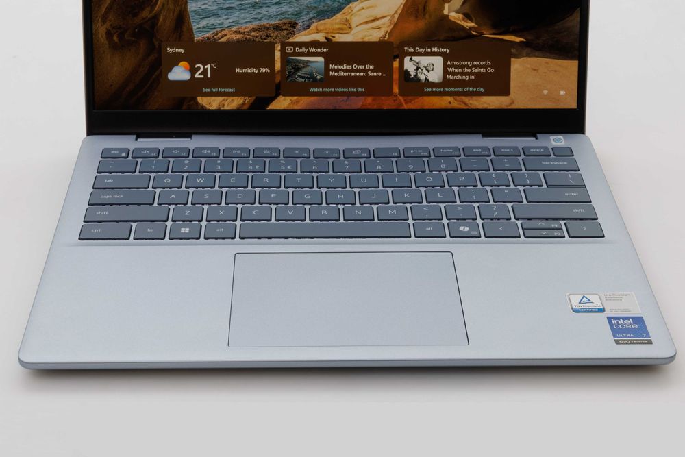 Laptop Dell Inspiron 14 Plus 2.5K 90Hz Ultra 7 32GB 1TB SSD Win11 NOU