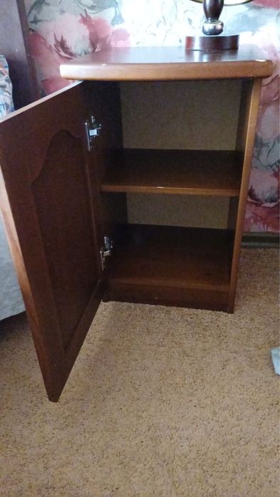 В продаже мебель