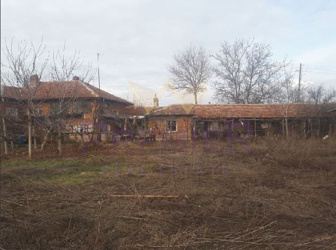 Продава се Къща в с. Царевци, Област Варна - 120 кв.м за 123 €/кв.м - Снимка #2