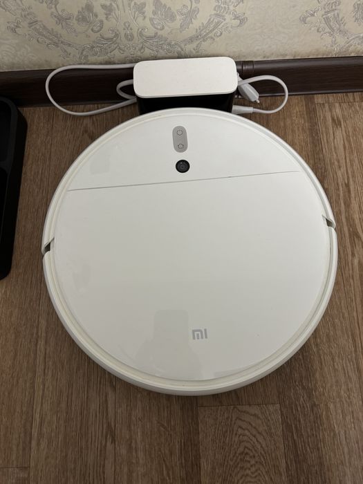 Робот-пылесос Xiaomi Mi Robot Vacuum-Mop  бедый