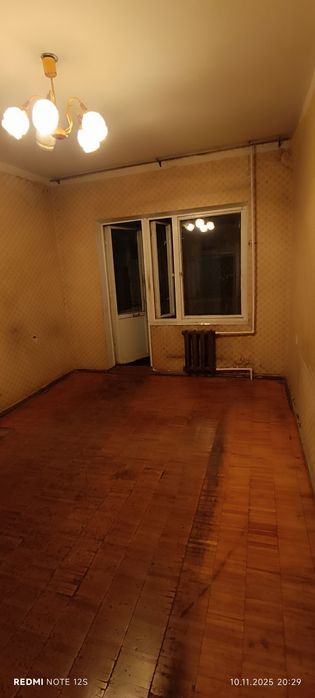 Продаётся 3-х комнатная на Карасу-1, (3/4/5), без ремонта