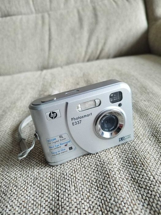 HP Photosmartw E337 camera foto digitala baterii AA Functionala