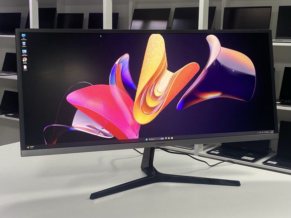 Большой монитор 34" Samsung S34J550WQI, 3440x1440, 75Hz, IPS