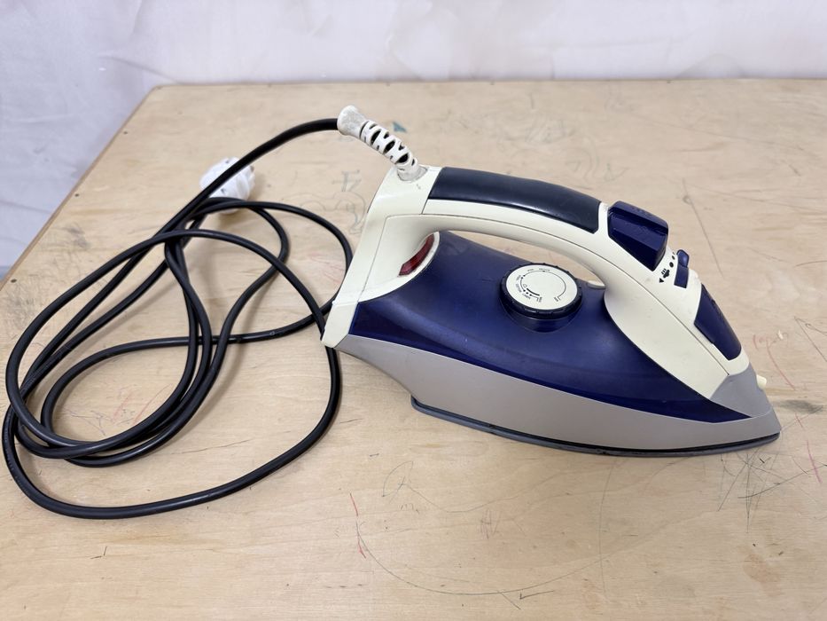 Продается утюг Sokany, б/у
