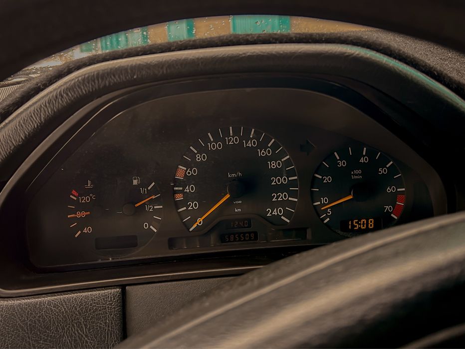 продам Мерседес бенз w210