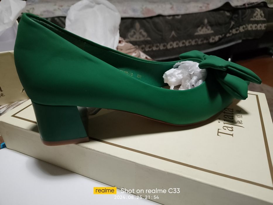 Продам туфли новые