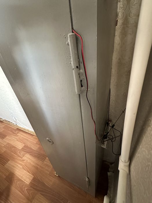продам железный сейф
