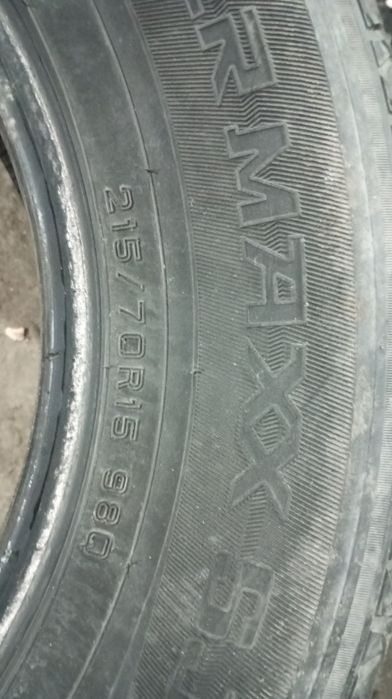 Продам15 резину. 215.70