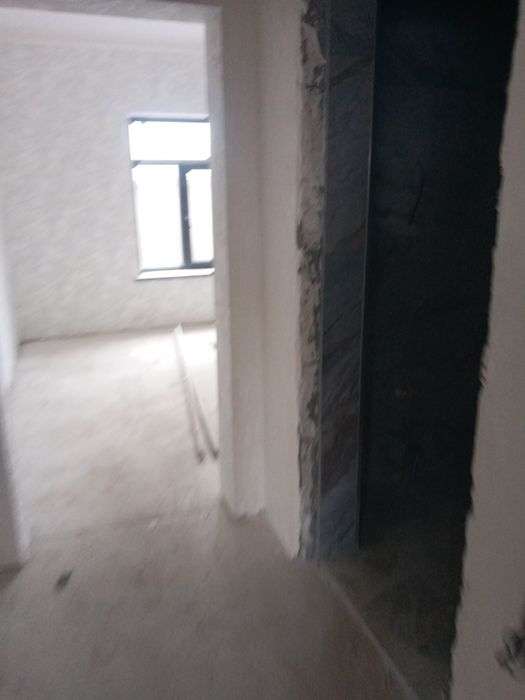 Продаю срочно 120 000$ З сотка 2  хол, 1  зал, 4 спал., 1 кухн