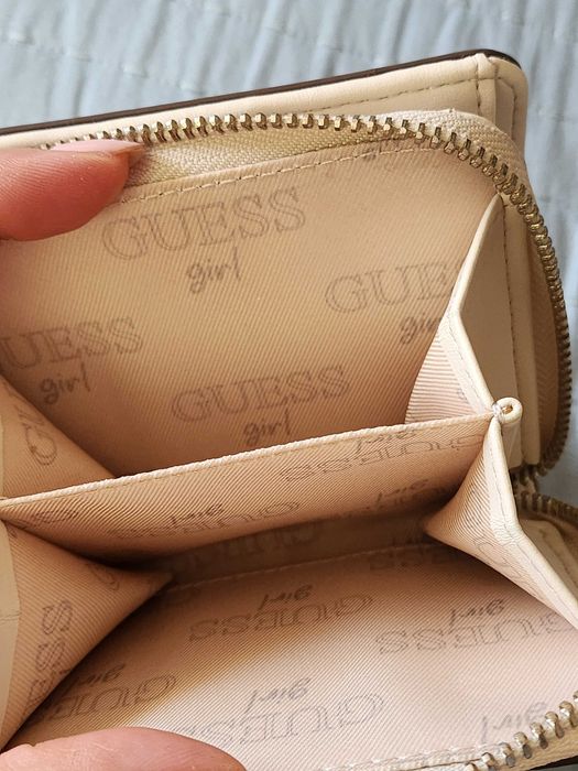 Ново портмоне Guess