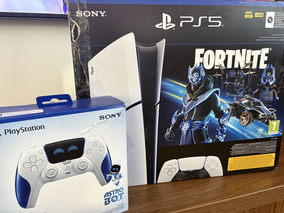 PS5 digital, slim.+ 2 controllere (DualSense+Astro Bot Limited Edition)