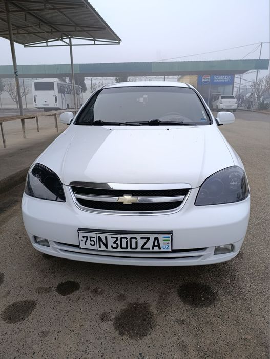 Сотувда автомашина ласетти