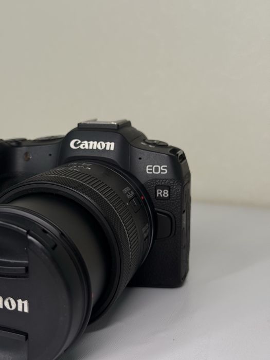 Продам Canon R8