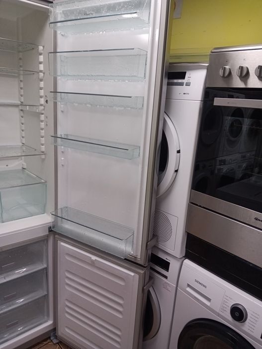 Иноксов комбиниран хладилник с фризер Миеле Miele с 2 години гаранция!