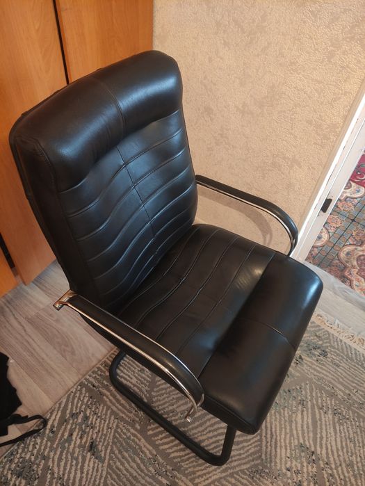 Кресла, в хорошем состоянии