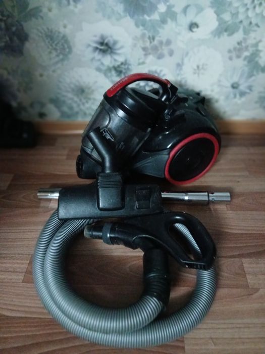 Пылесос Samsung.