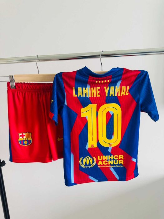 Детски футболни екипи