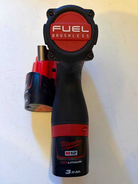 Milwaukee винтоверт M12 FID2-0