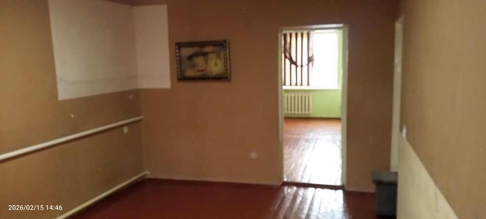 Срочно продаю. Квартира с отличной локацией. "Освежи и живи"