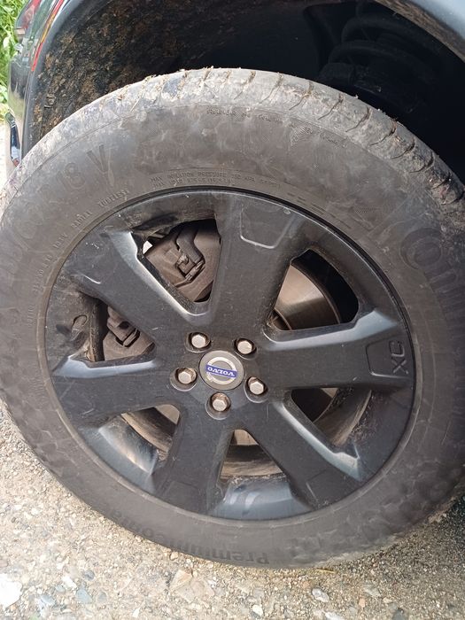 Vând jenti cu cauciucuri  originale volvo xc90 R design