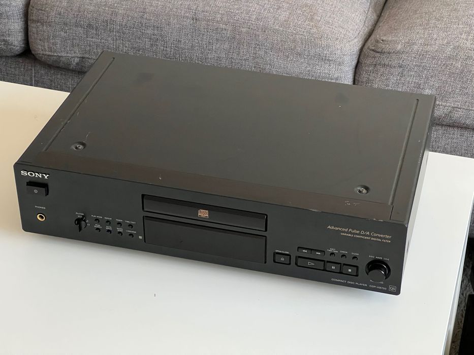 CD player Sony CDP-XB 720 QS cu TEXT cu telecomanda