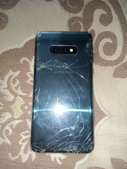 Продажа Samsung s10e 4/128gb