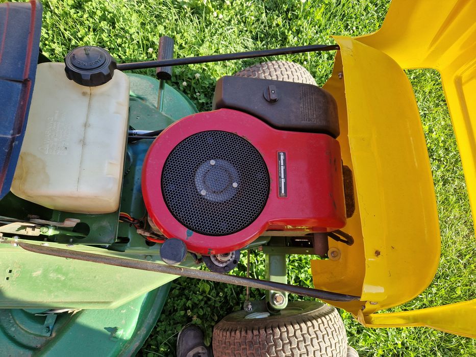 Vând tractoras Gazon/Iarbă
