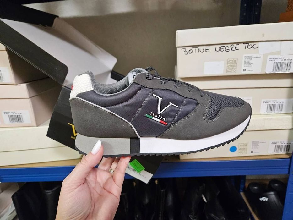 Adidasi barbati versace