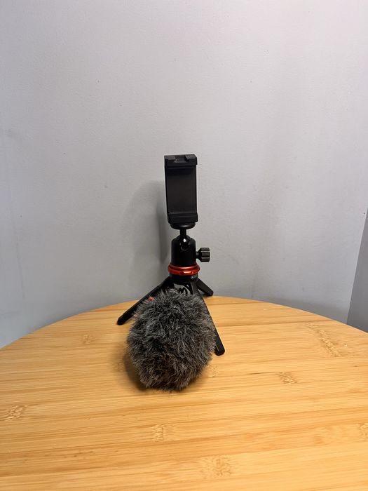 Vând trepied+microfon
