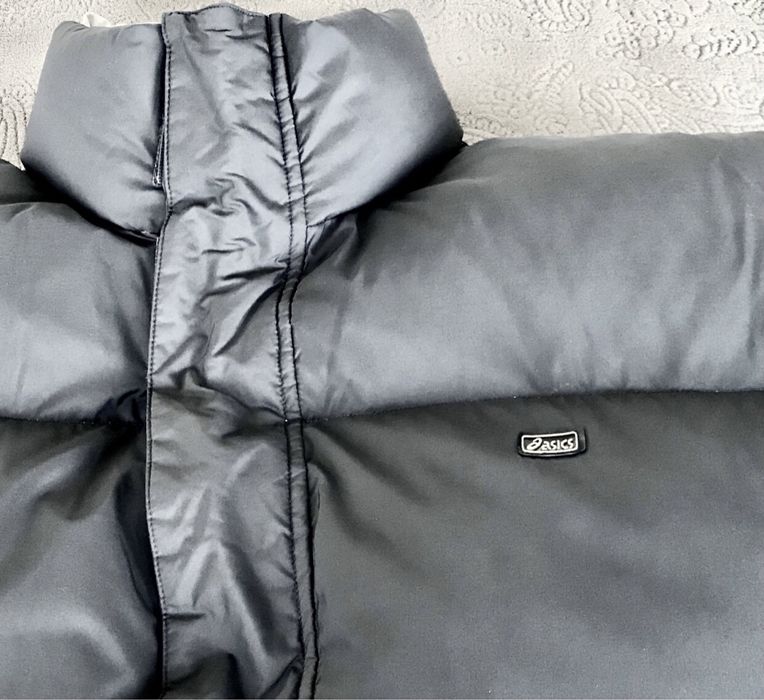 ASICS. Два елека в един (M размер). ПРОМО оферта до 14/02/2026