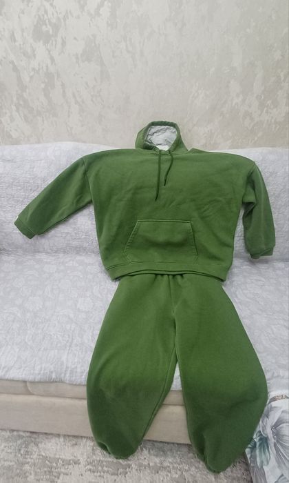 Спортивный женский костюм