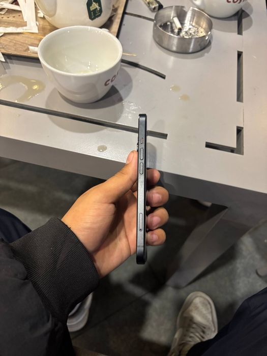 Продается телефон в идеальном состоянии iPhone 15