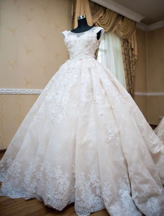 Свадебное платье