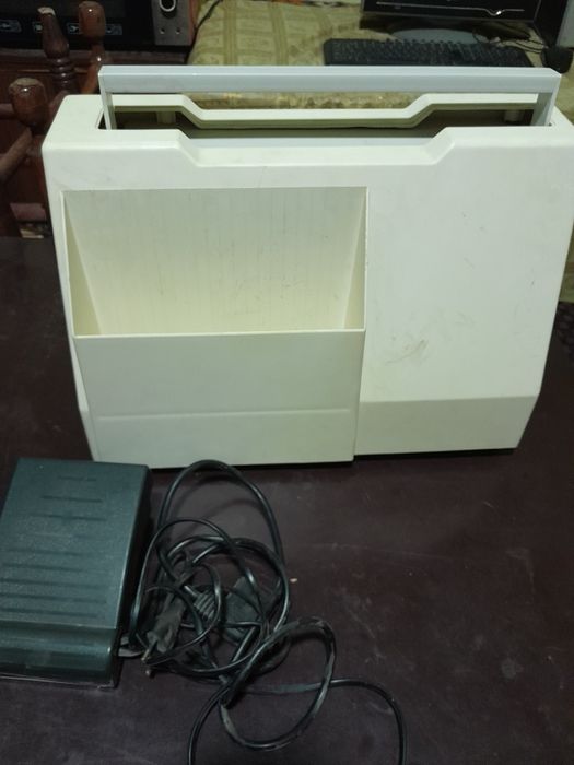 Tikuv mashinasi i yangi rassiyadan olganman.