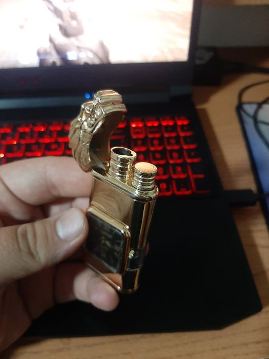 Зажигалка отличная