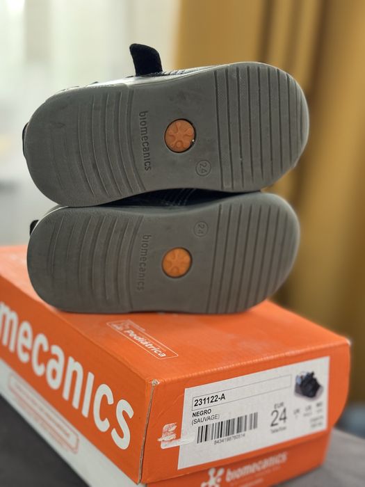 Pantofi Biomecanics marimea 24