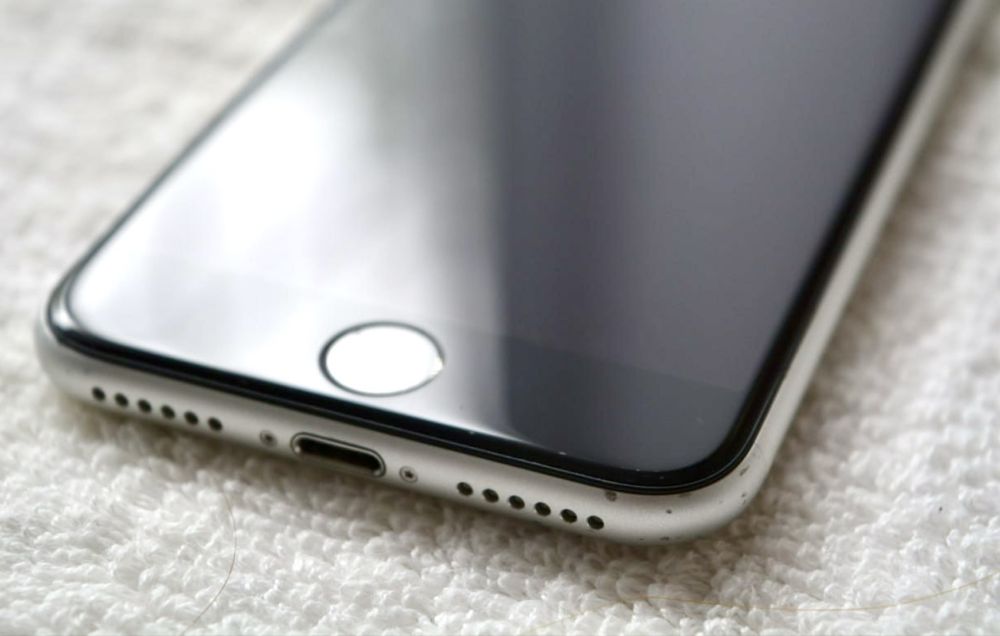 Продам iPhone SE 2 64gb