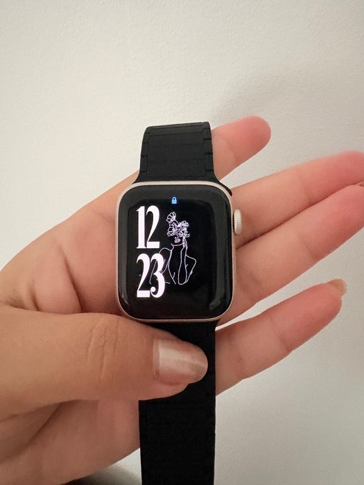Apple watch SE 2025 Silver 40 mm